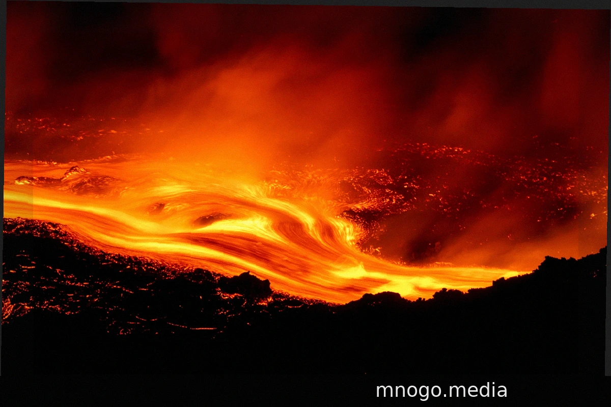 Mount Etna Eruption Halts Flights, Stranding Thousands of Tourists