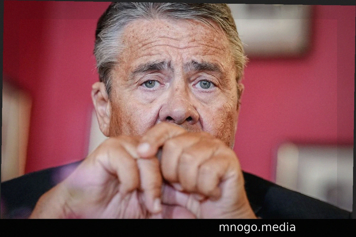 Sigmar Gabriel Warns SPD Against Coalition with The Left After Berlin Election