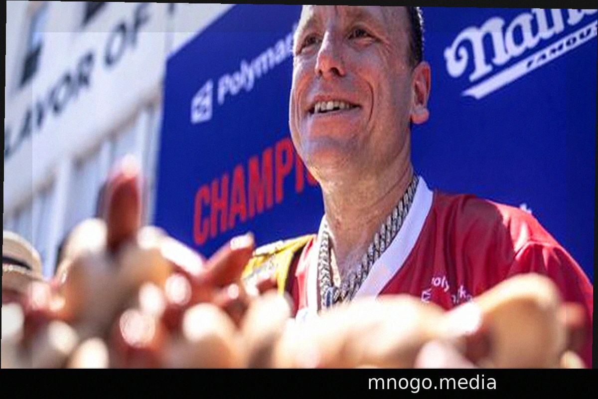 Joey Chestnut gewinnt erneut den Hotdog-Esswettbewerb mit 66 Würstchen