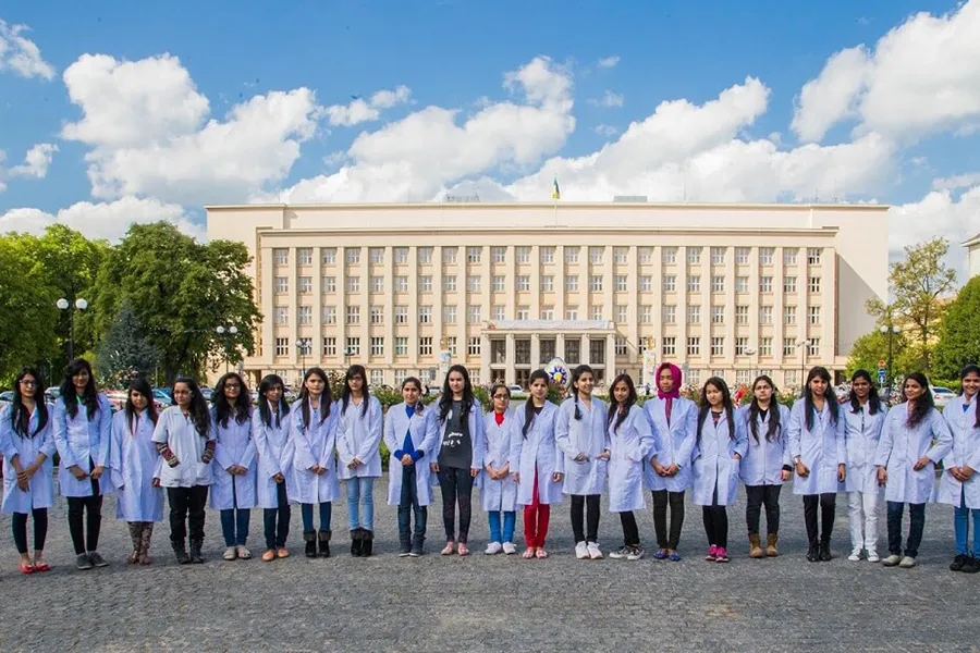 Preview Russia Anticipates Nearly 78,000 Medical University Graduates in 2025
