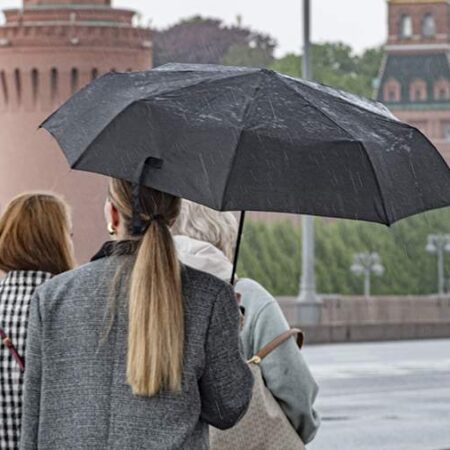 Anomalous Cold Weather Returns to Moscow