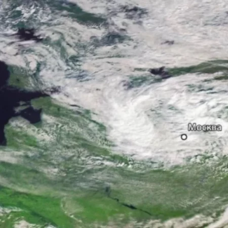 Cyclone Cornelius Brings Unexpected Autumnal Weather to Moscow