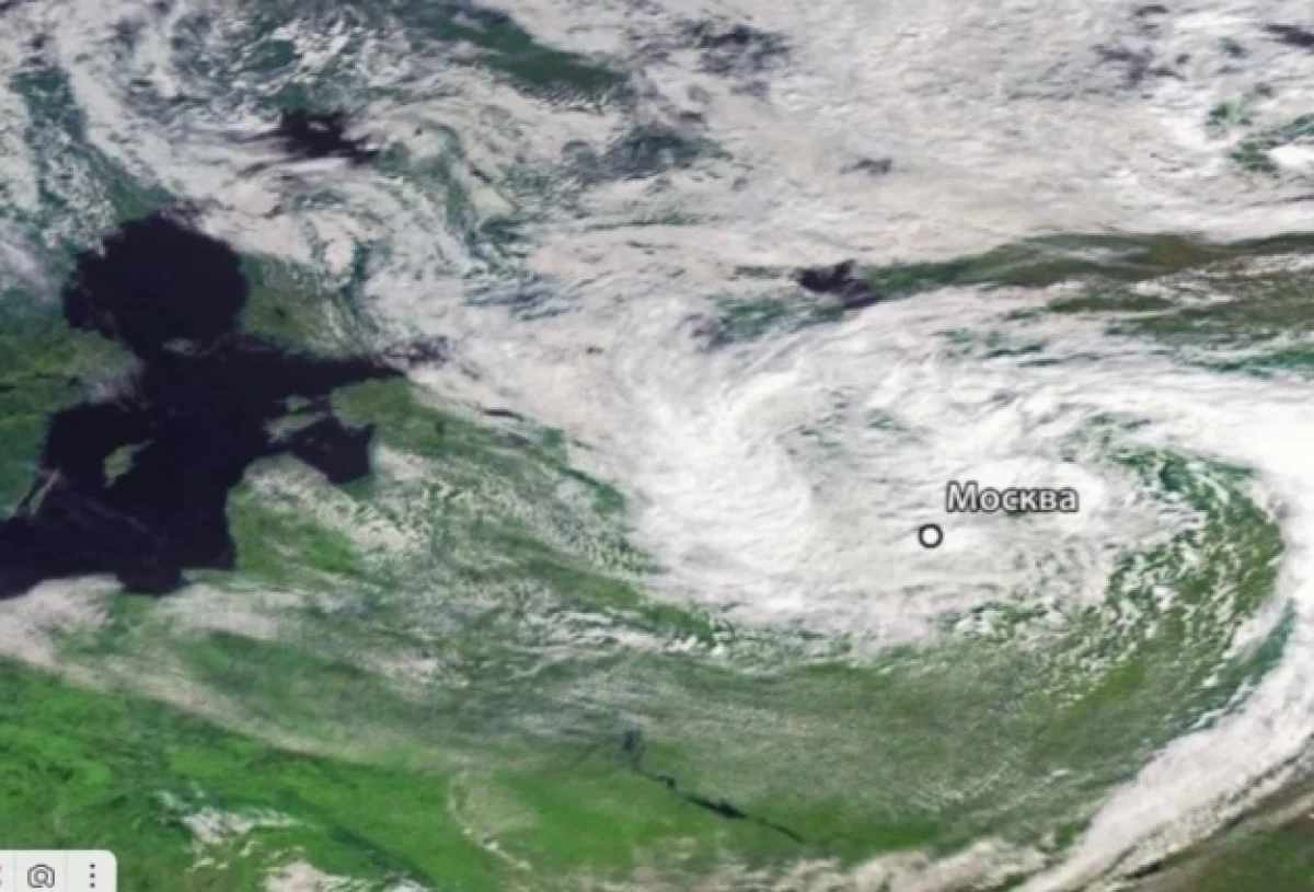 Preview Cyclone Cornelius Brings Unexpected Autumnal Weather to Moscow