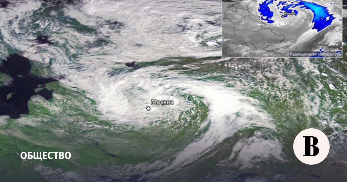 Preview Roscosmos Releases Satellite Image of Cyclone Over Moscow