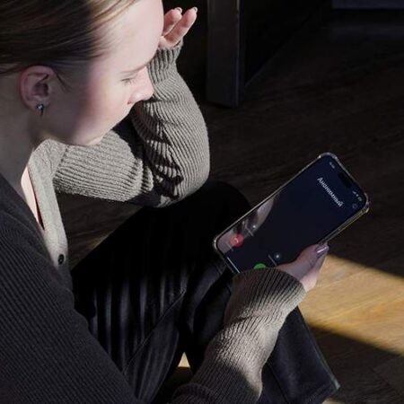 Cyber Expert: Dangerous to Confirm Anything When Talking to Scammers