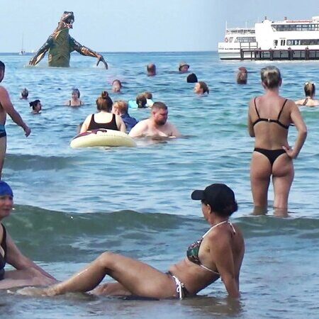 Protective Sand Wall Removal Underway on Anapa Beaches