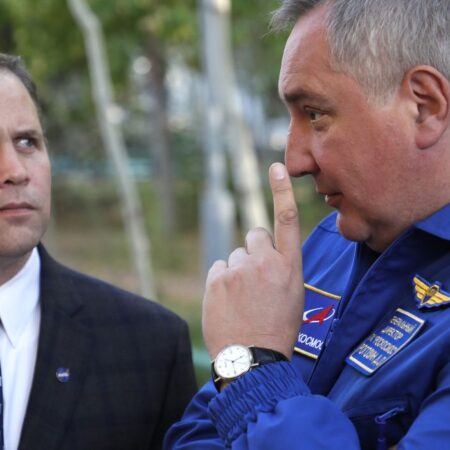Mishustin Declares Roscosmos Technologies Must Be Domestic