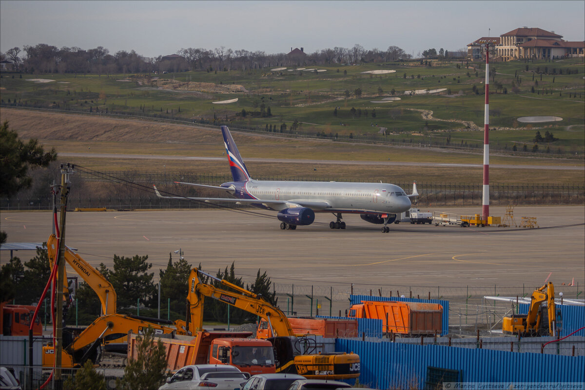Preview Gelendzhik Airport Reopens: Flight Prices and Travel Times Shock Travelers