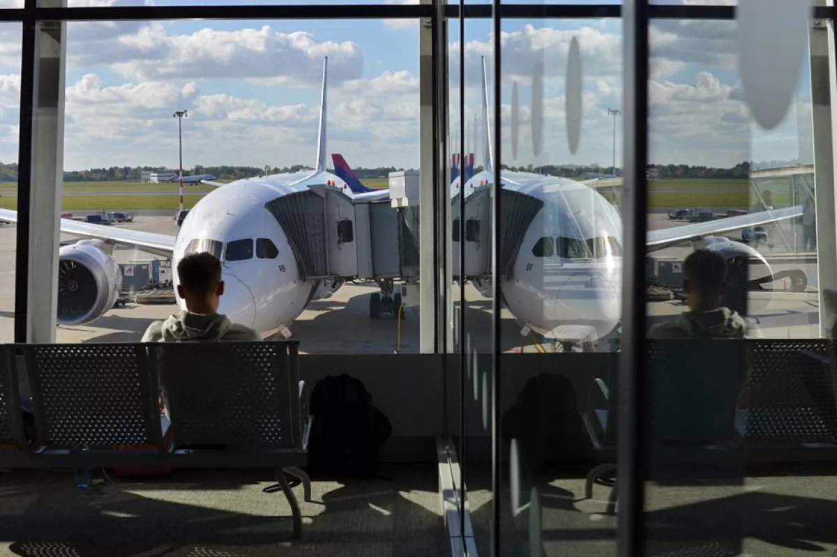 Preview Nationwide Air Traffic Control System Failure Grounds Flights Across Poland