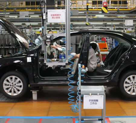 China Urges Electric Vehicle Manufacturers to Halt Price Reductions