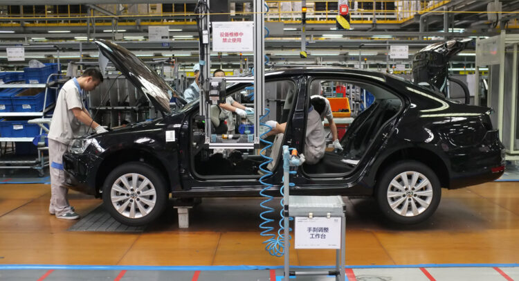 Preview China Urges Electric Vehicle Manufacturers to Halt Price Reductions