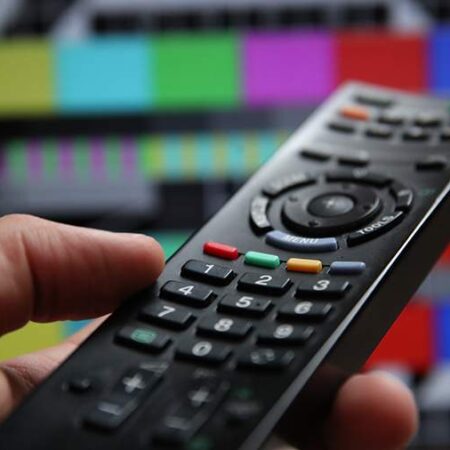 Russians Warned About New Digital TV and Gosuslugi Fraud Scheme