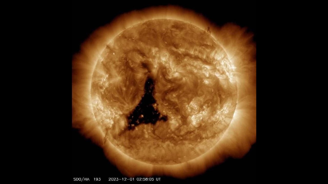 Preview Scientists Warn of Incoming Geomagnetic Storm as Earth Enters Coronal Hole’s Influence