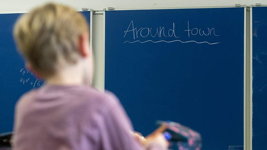 Preview Russian Schools to Cut English Language Instruction for 5th-7th Graders from 2026