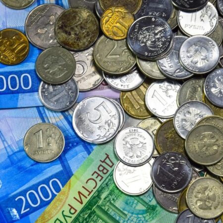 Russian Banks Prohibited from Issuing Damaged Banknotes and Coins to Citizens