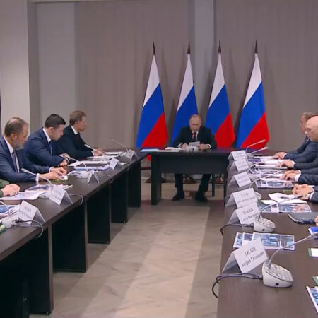 Президент Путин провел важное совещание по двигателестроению в Самаре