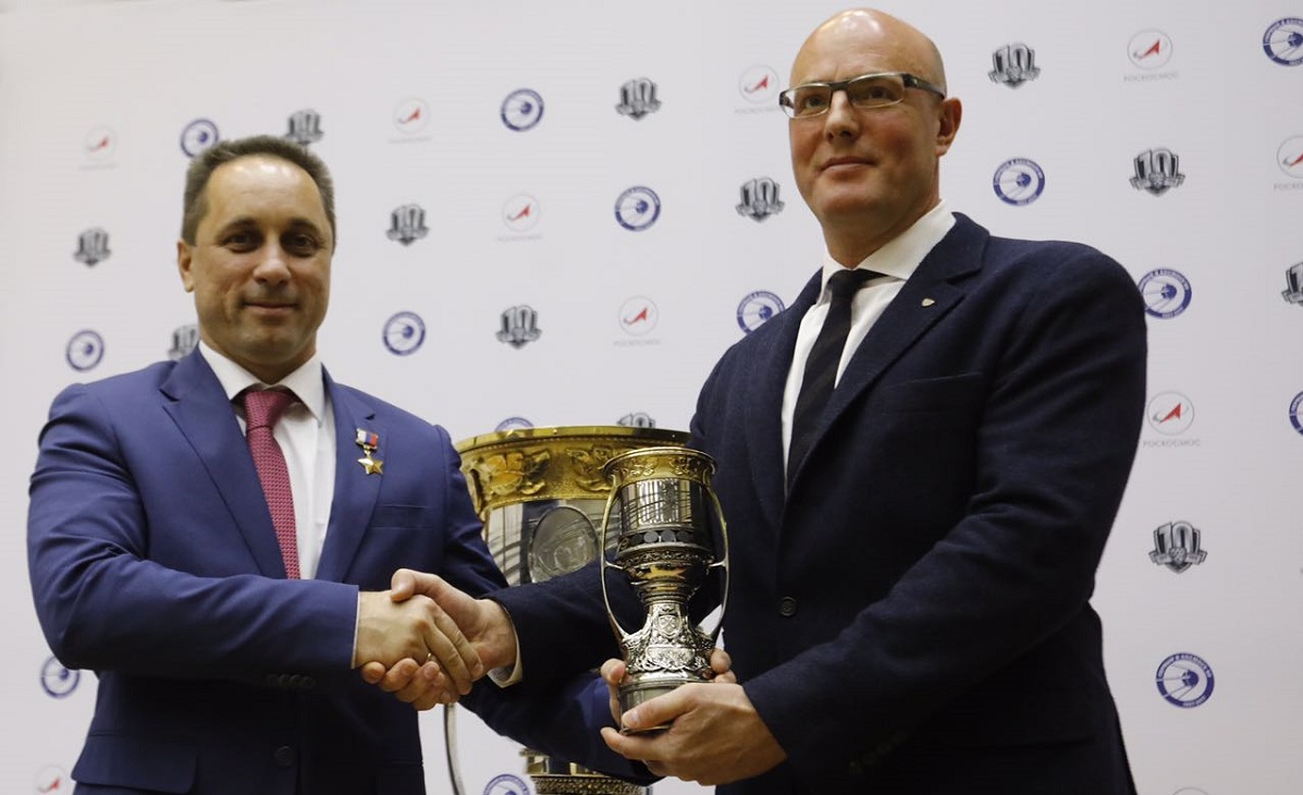 Preview Roscosmos Head Performs Symbolic Puck Drop at KHL Match