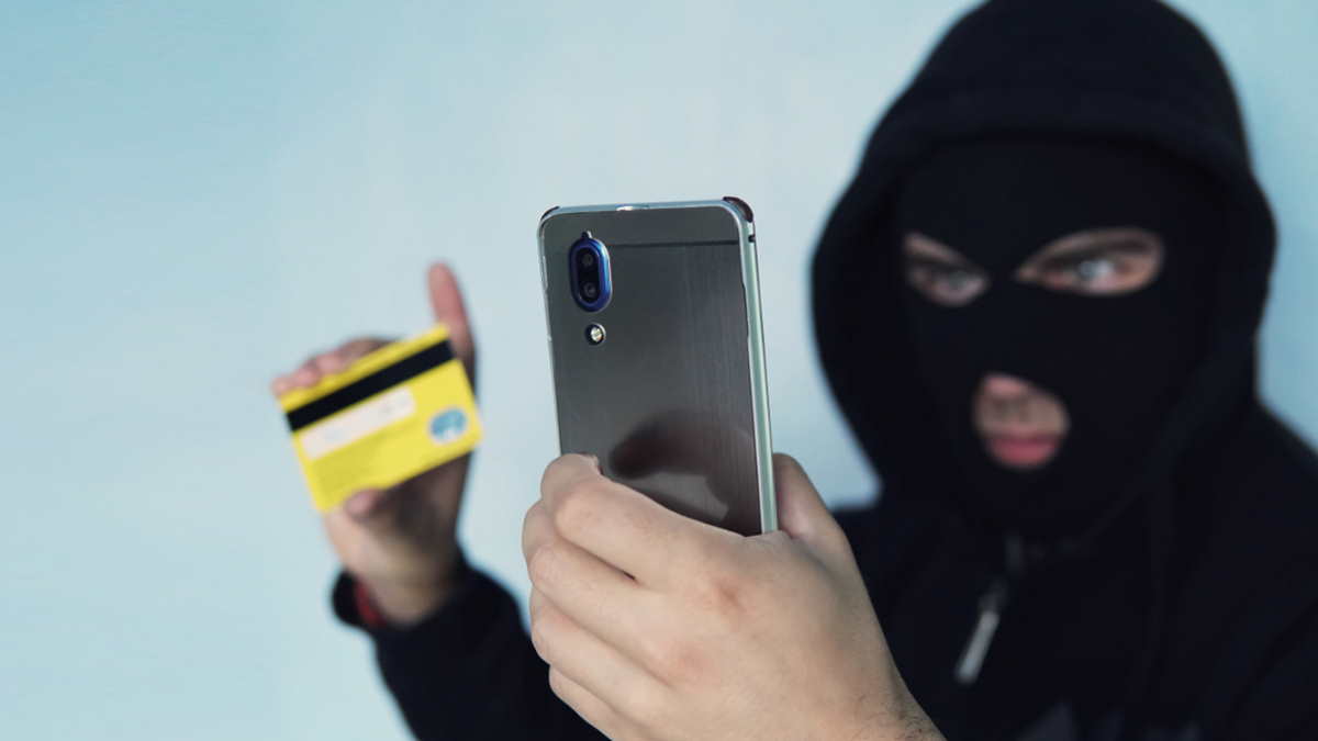 Preview Телефонные аферисты разработали новую тактику выманивания денег у россиян