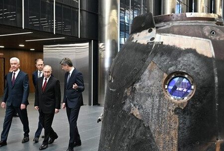 Путин посетил новый Национальный космический центр в Москве