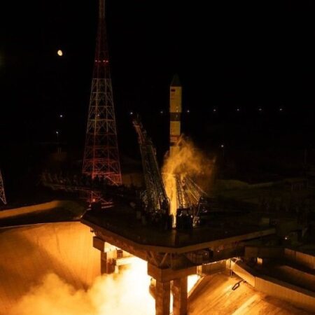 «Прогресс МС-32» доставил новый скафандр на МКС