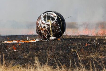 Sputnik with Mice and Flies Returns to Earth