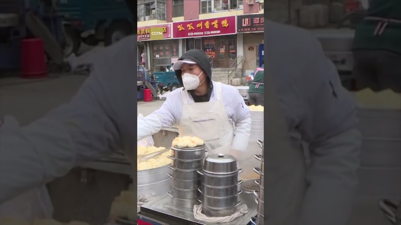 Preview Russians Flock to China for Shopping Spree After Visa-Free Travel