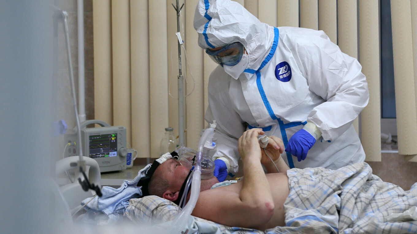 Preview Russian Patient Who Battled COVID-19 for Two Years Did Not Infect Others