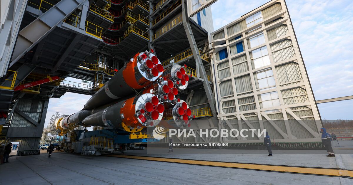 Preview Soyuz-2.1B Rocket Launches Fregat Upper Stage Carrying 52 Satellites