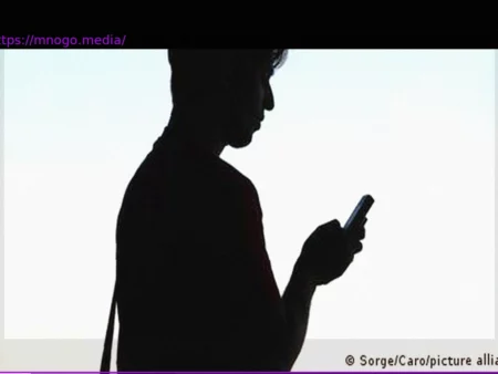 Chatbots as Advisors: The Peril of Artificial Compliments