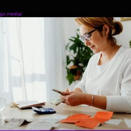 Who provides cloud-based enterprise financial systems?