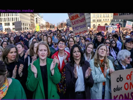 Sexualized Violence: Over 250 Prominent Women Demand Stricter Laws