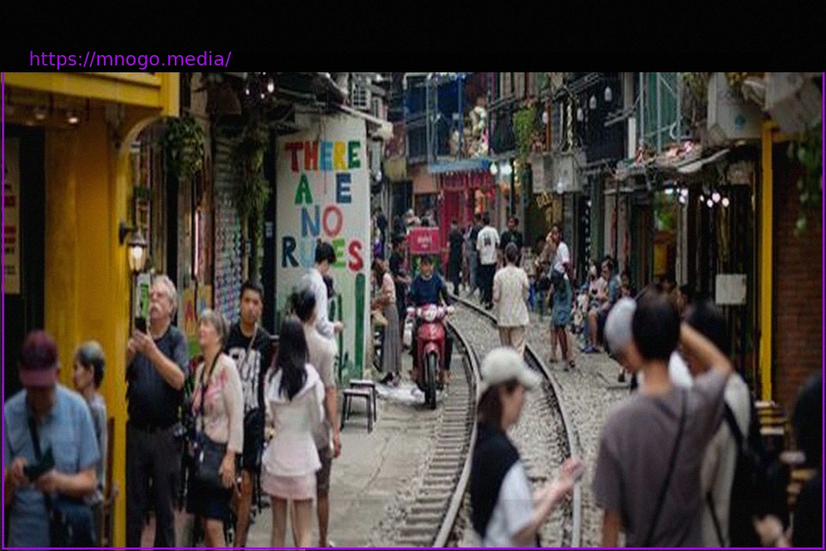 Preview Hanoi’s Famous Train Street: A World-Renowned Attraction Faces Safety Worries