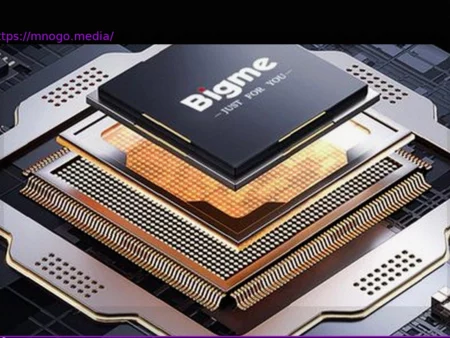 Pioneering Smartphone Unites Color E-Ink and LCD Displays