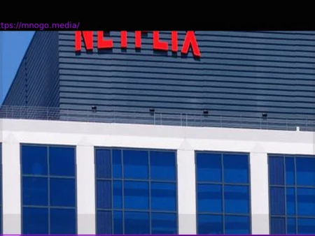 Netflix Co-Founder Reed Hastings Steps Down; Stock Falls