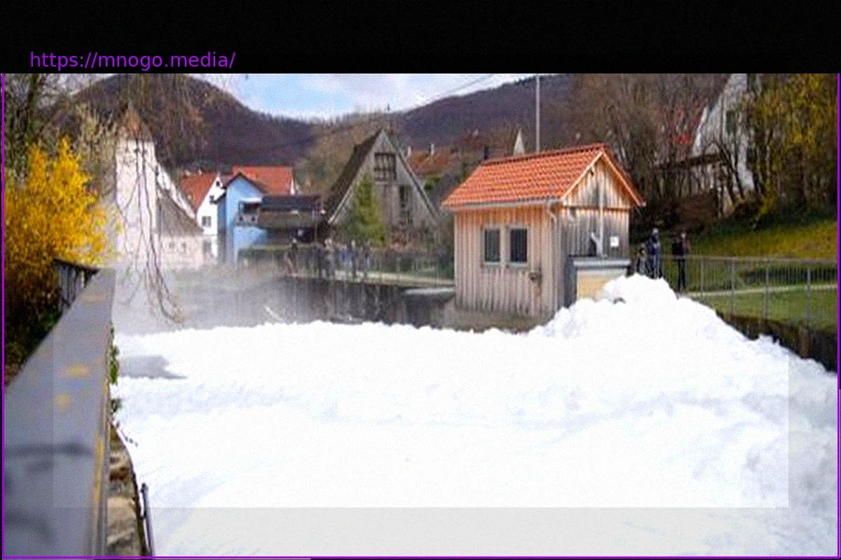 Preview Bad Ditzenbach: Firefighters Tackle Extensive Foam Blanket