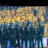 2. Bundesliga Fan Chaos: Hertha BSC vs. Dynamo Dresden Match Marred by Pyrotechnics and Pitch Invasion