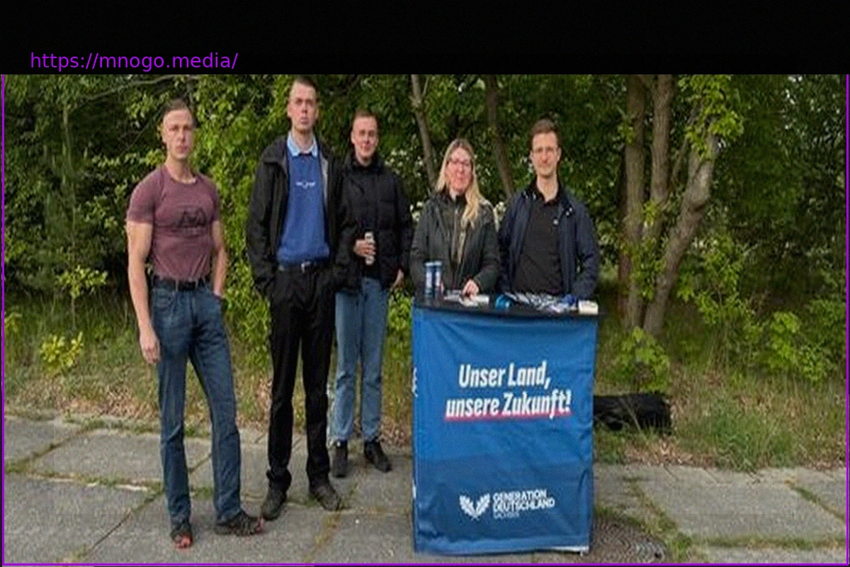 Preview AfD Youth Campaigning Early Morning Outside School in Hoyerswerda
