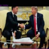 Donald Trump: Nato-Chef Mark Rutte präsentiert im Weißen Haus die »Trump-Billion«