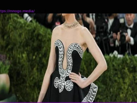 Anne Hathaway: Hollywood Star Shares News About Third Child on Instagram